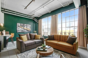 NYC Styled Loft In DTLA, sleeps 4 with Free Parking!